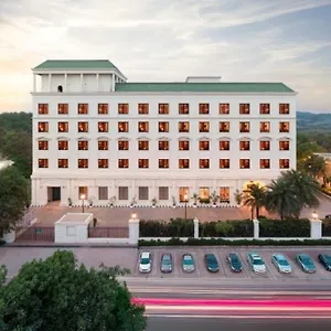 Dlf Club 3 India