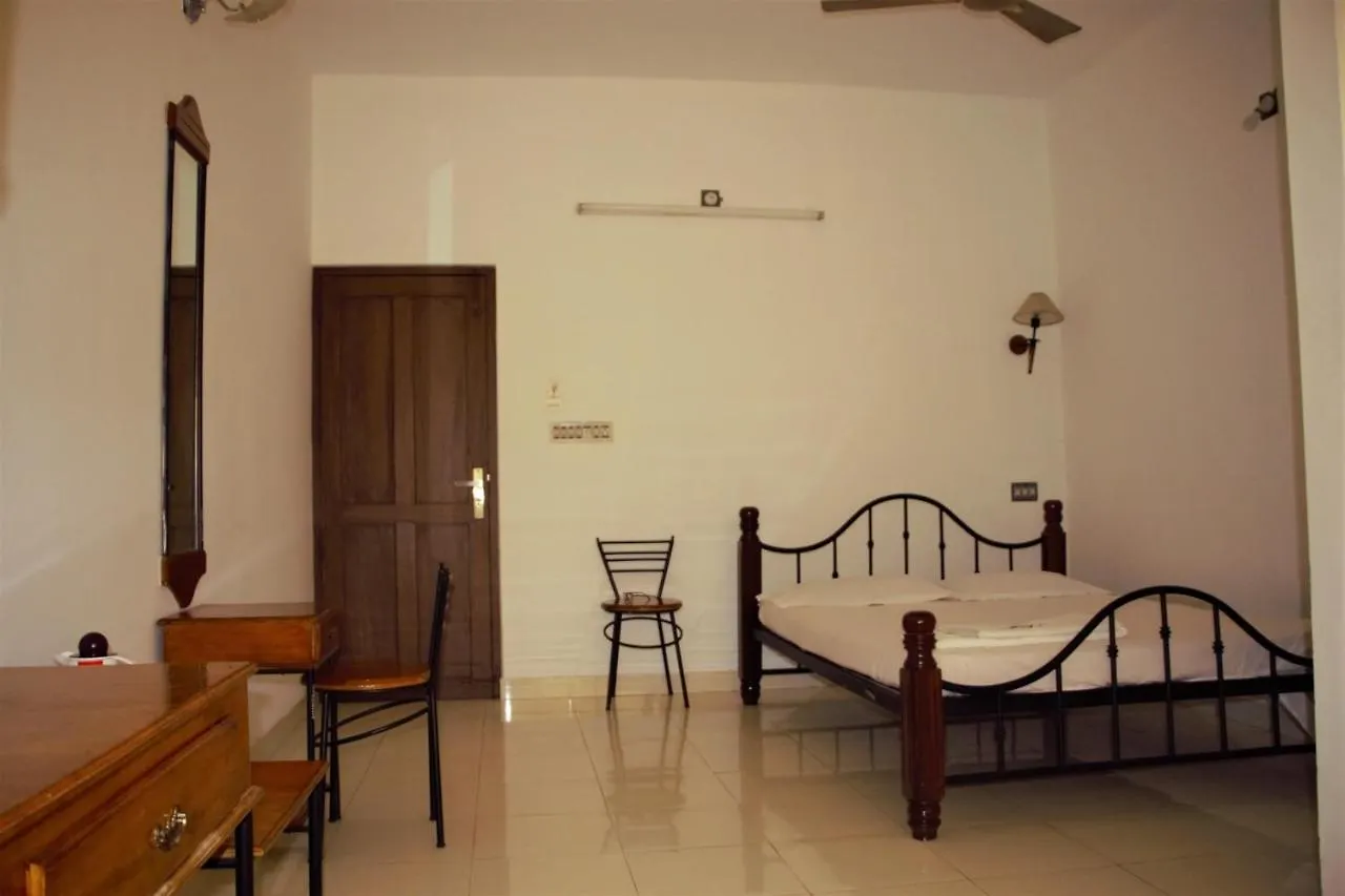 East Coast Hotel Thiruvananthapuram 2*,